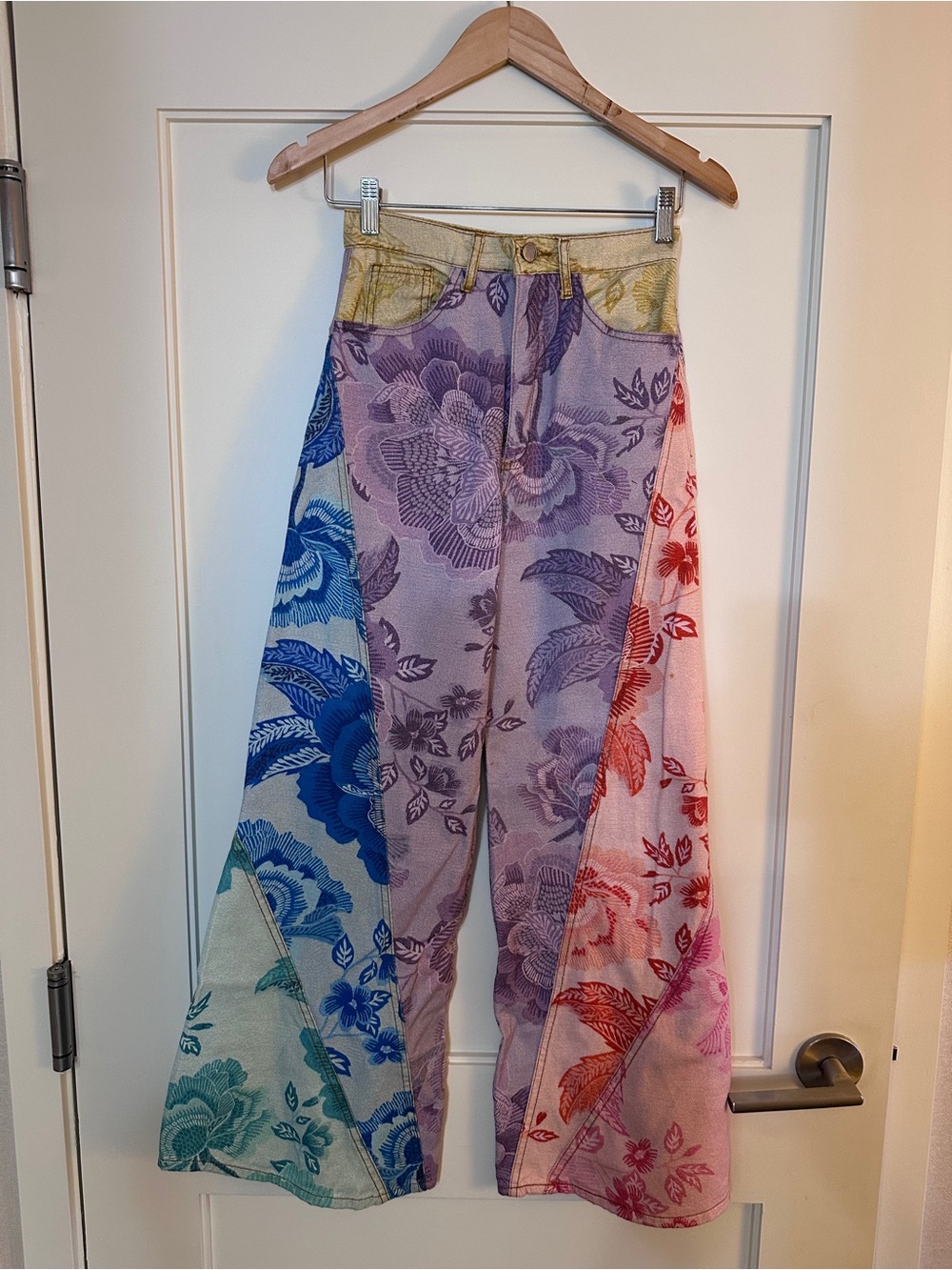 FARM Rio Multicolor Floral Wide-Leg Pants - Picture 4 of 6